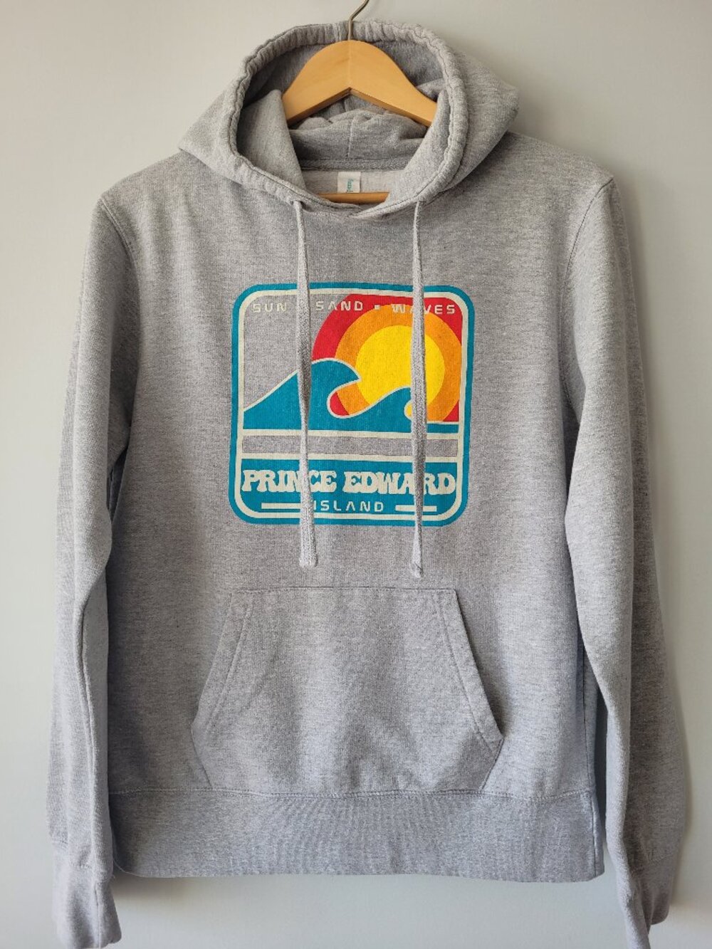 Prince Edward Island PEI Graphic Souvenir Hoodie - Heather Grey - Small